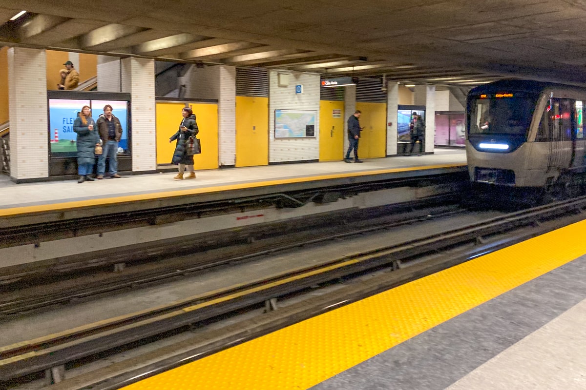 Voie de métro à Montréal