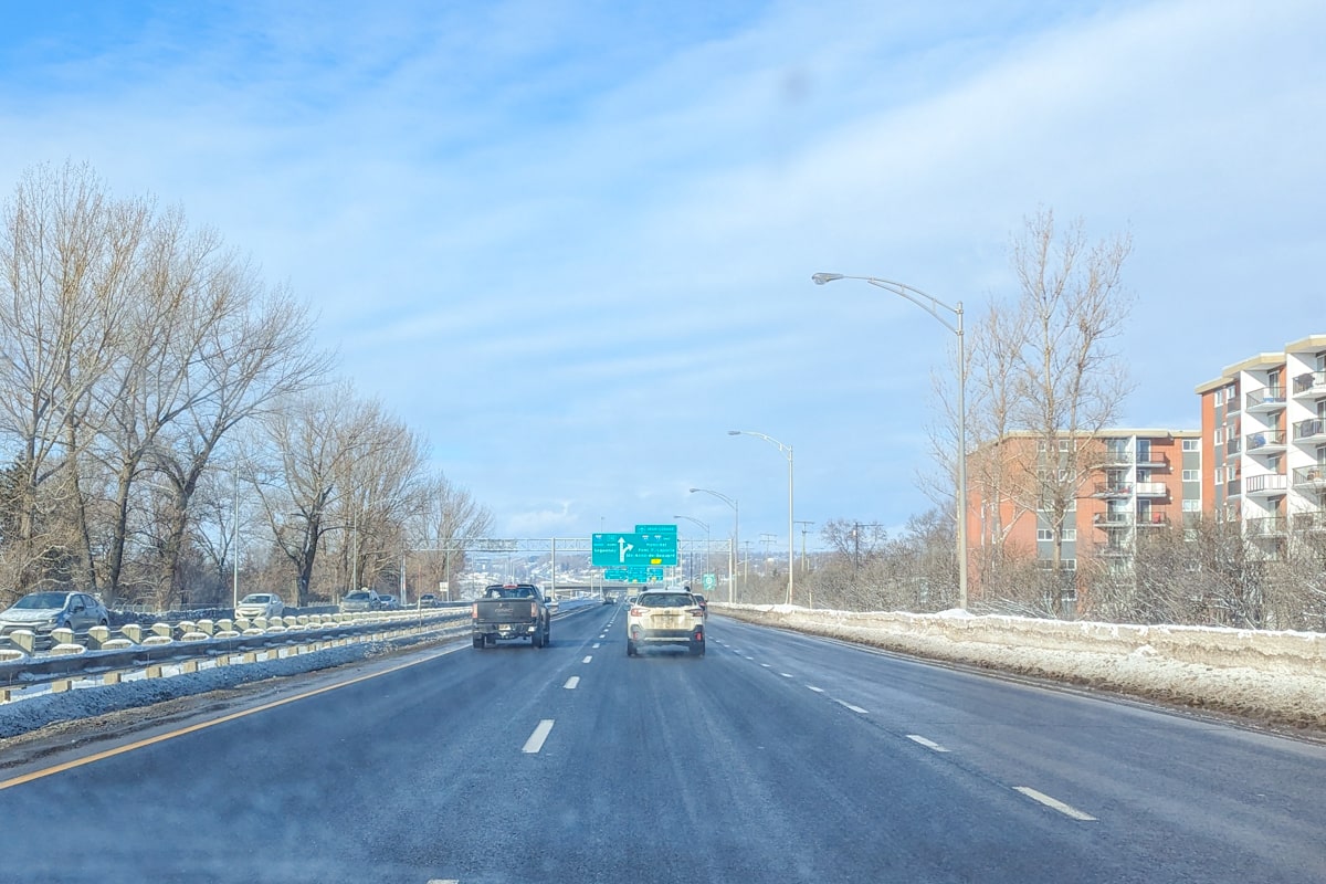 Conduire sur les routes québécoise en hiver