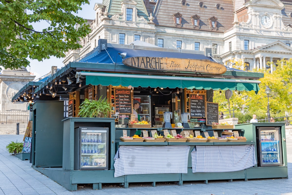 Marché sur la place Jacques Cartier