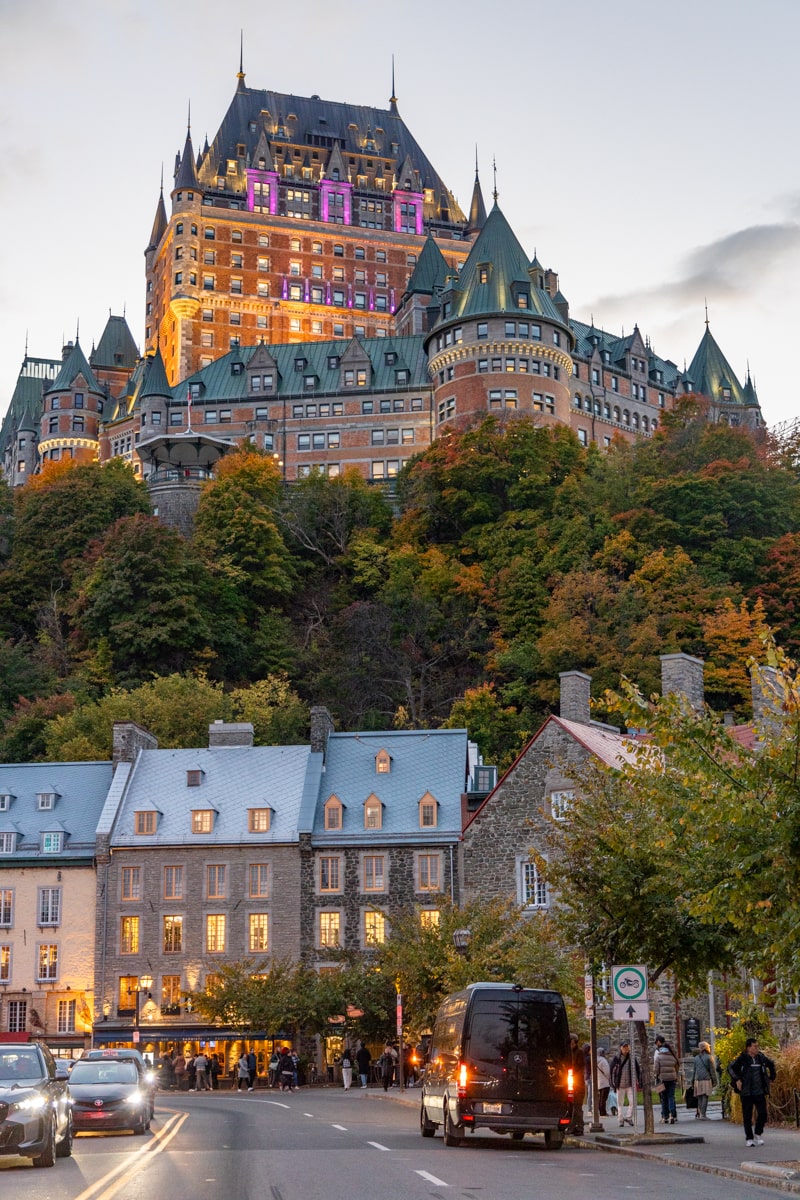 Vue sur le château de Frontenac depuis la basse ville de Quebec