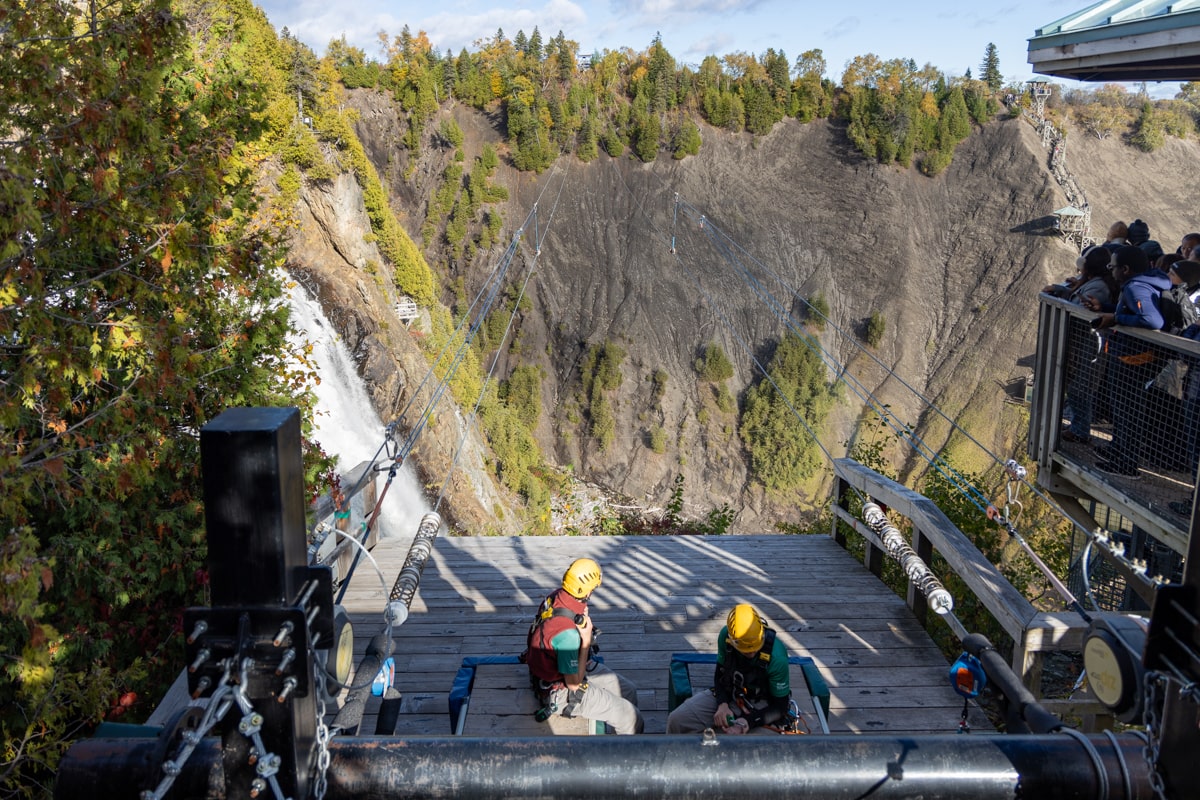 Zone d'arrivée de la tyrolienne, à proximité de la chute