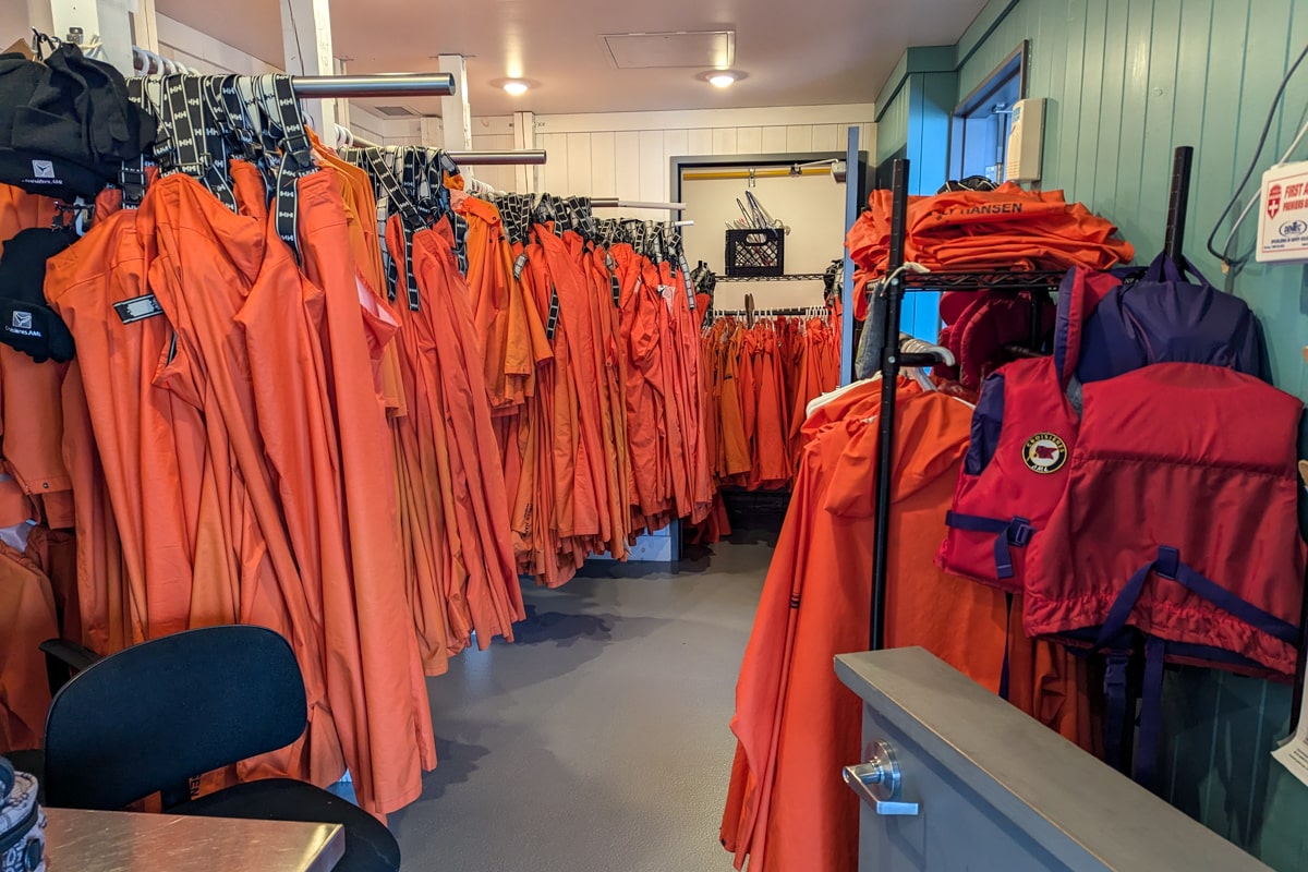 Équipement pour l'excursion, imperméable et coupe-vent