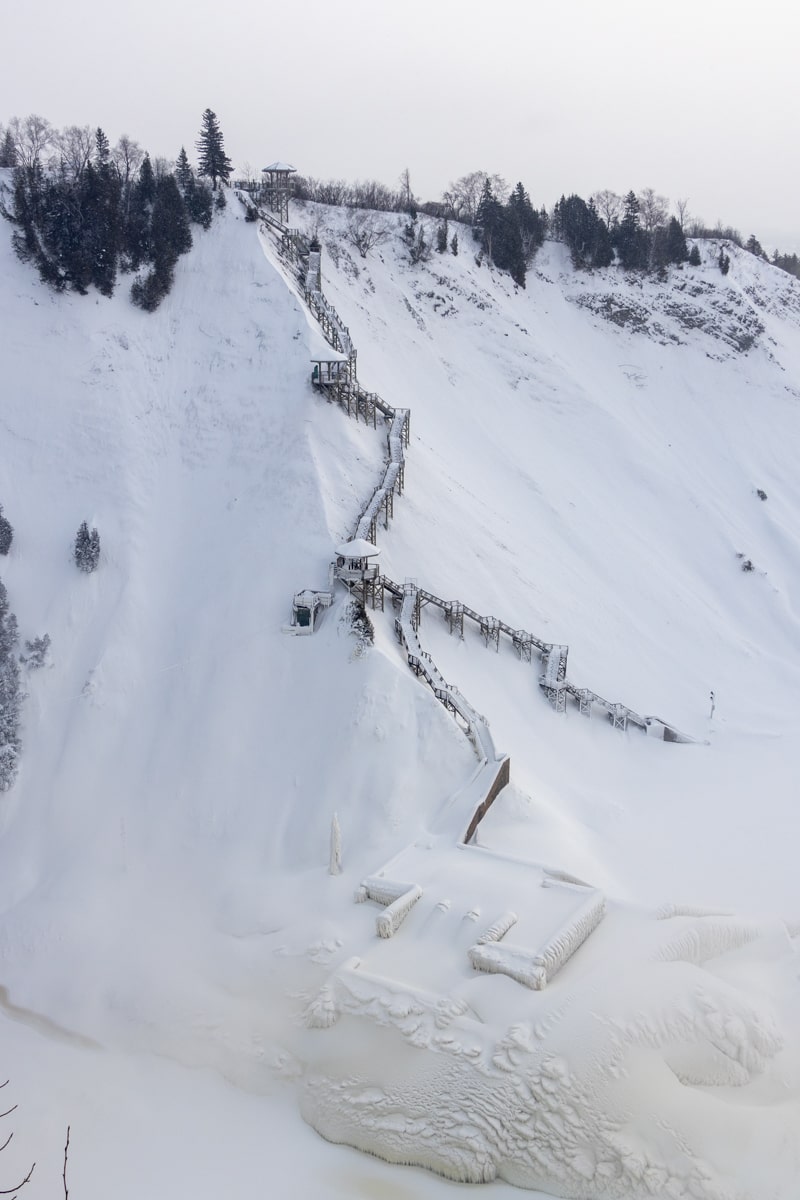 Escalier panoramique fermé en hiver