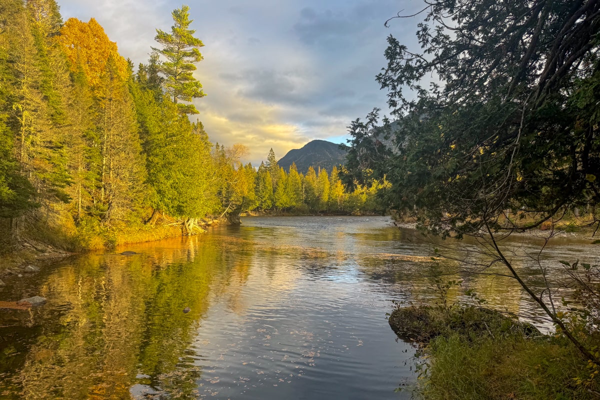 Vue sur un lac dans le parc national de la Gaspésie