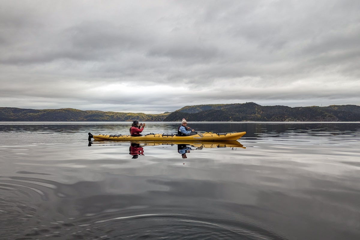 Kayak en mer, le soir dans le fjord du saguenay