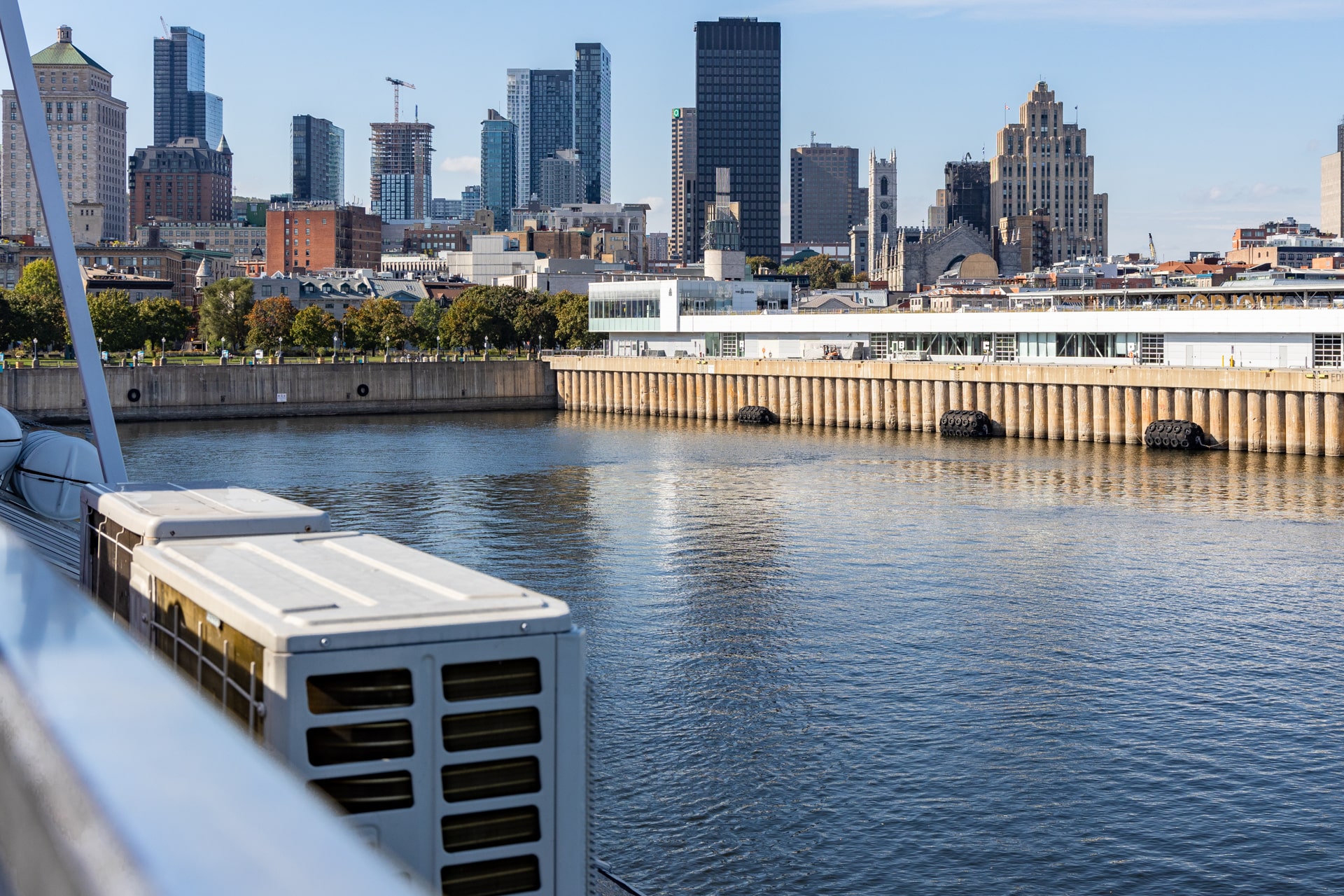 Croisière sur le fleuve Saint-Laurent à Montréal