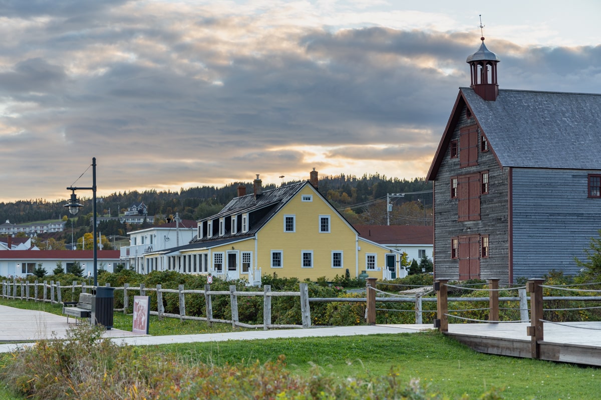 Vue sur la ville de Percé