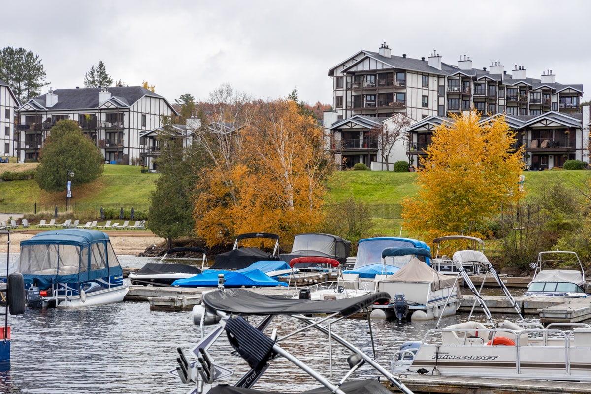 Port de plaisance du lac Tremblant au Québec