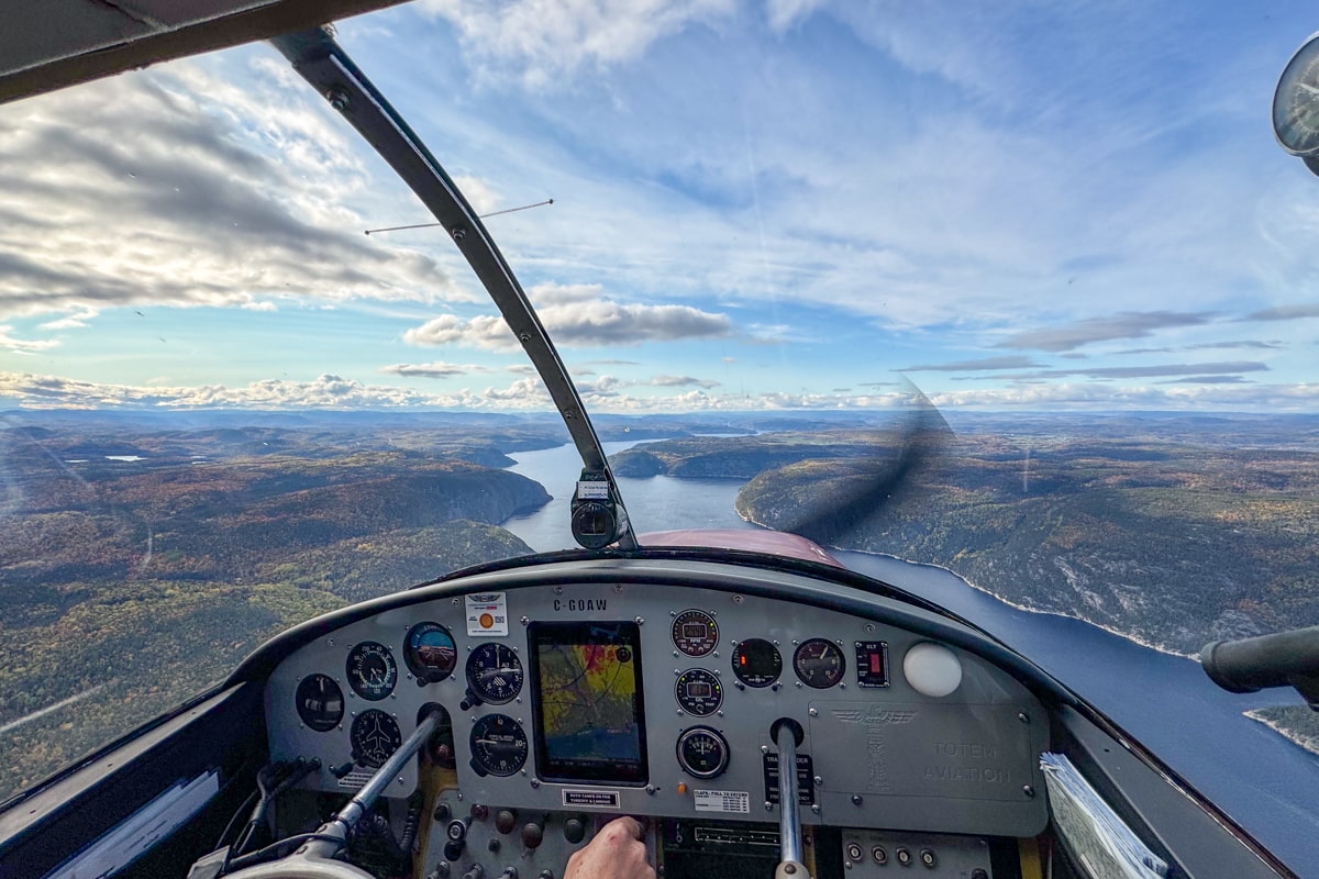 Vue depuis les airs du Fjord du Saguenay