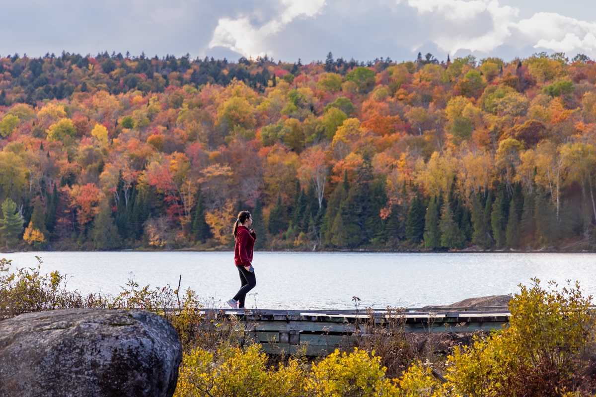 Personne en randonnée au québec